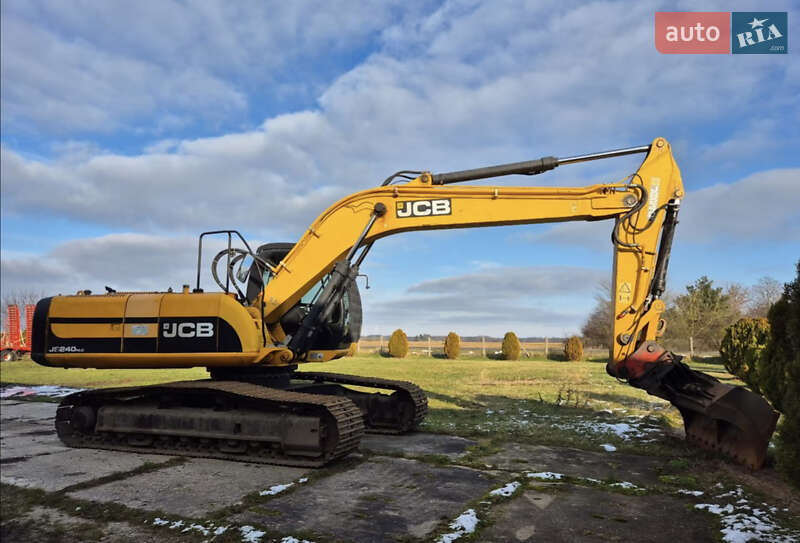 Гусеничный экскаватор JCB JS 240 2011 в Львове
