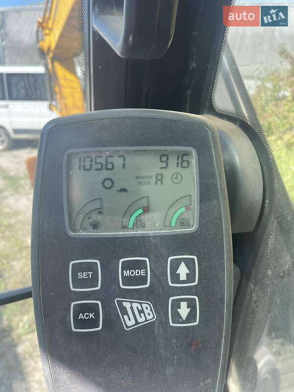 Гусеничный экскаватор JCB JS 240 2008 в Львове