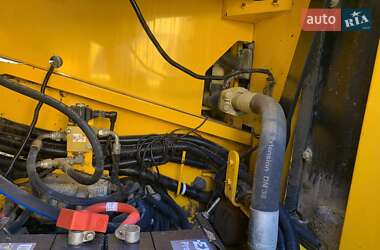 Гусеничный экскаватор JCB JS 240 2015 в 