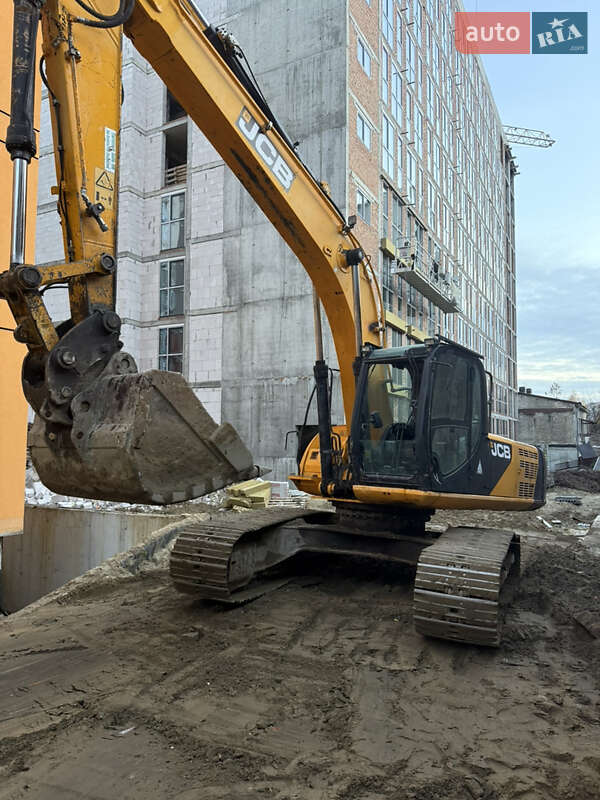 JCB JS 240 2012 JCB JS 240 2012