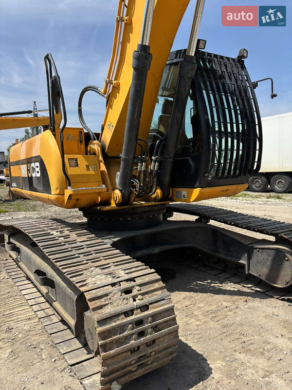 Гусеничный экскаватор JCB JS 240NC 2012 в 