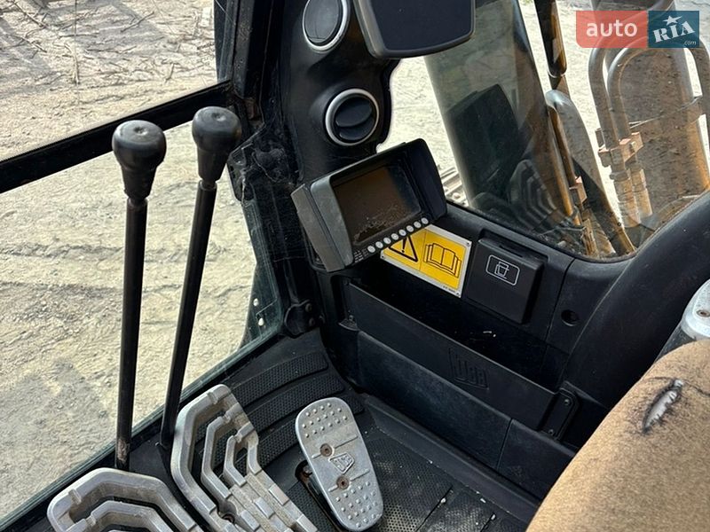 Гусеничный экскаватор JCB JS 240NC 2012 в Львове