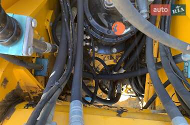 Гусеничный экскаватор JCB JS 260 2012 в 