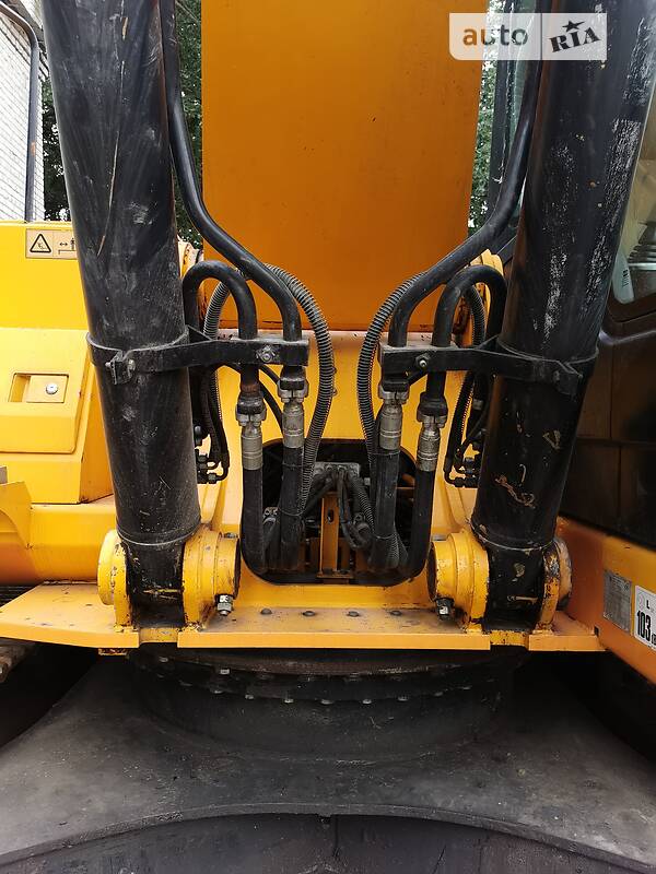 Екскаватор навантажувач JCB JS 290 2011 в Києві