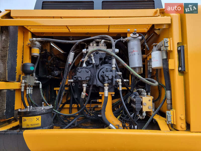 Гусеничний екскаватор JCB JS 330 2006 в Одесі