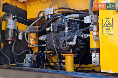 Гусеничный экскаватор JCB JS 360 2015 в 