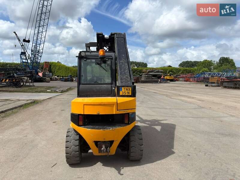 Телескопічні навантажувачі JCB TLT 2011 в Києві