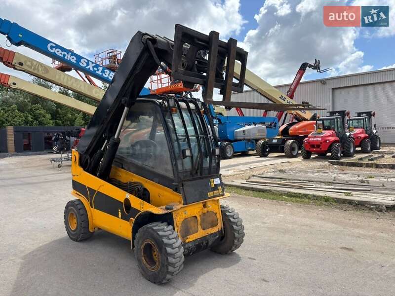 Телескопічні навантажувачі JCB TLT 2011 в Києві