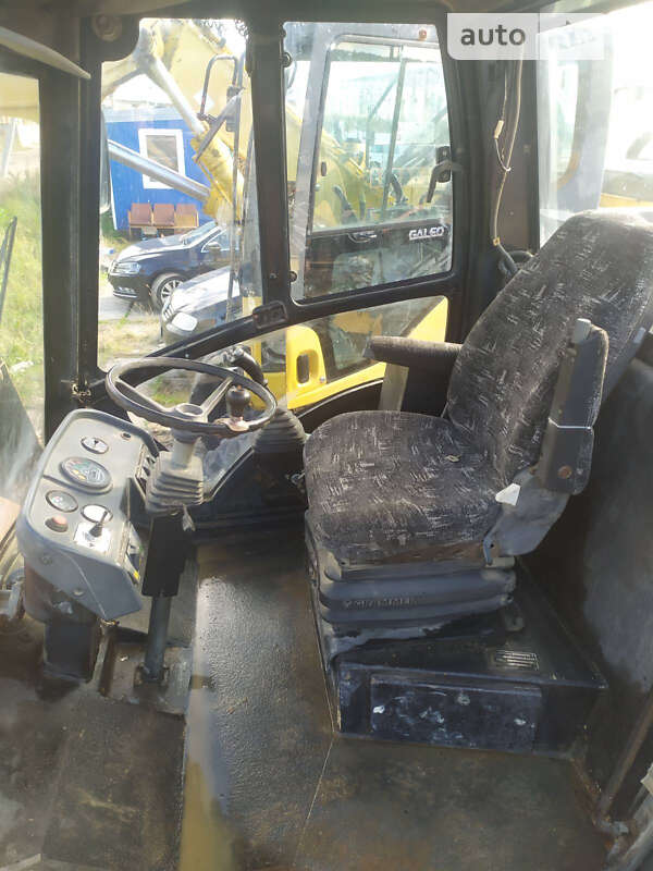Каток грунтовый JCB Vibromax 115 2006 в Львове