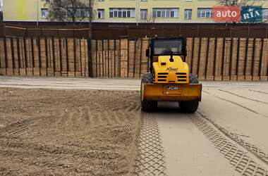 Каток ґрунтовий JCB Vibromax 115 2011 в 