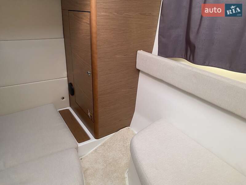 Моторная яхта Jeanneau Leader 2015 в Днепре фото 43 Моторная яхта Jeanneau Leader 2015 в Днепре