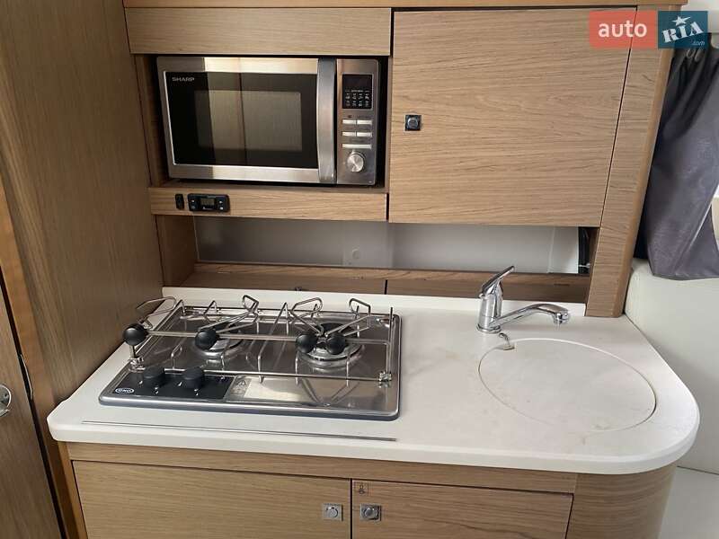 Моторная яхта Jeanneau Leader 2015 в Днепре фото 46 Моторная яхта Jeanneau Leader 2015 в Днепре