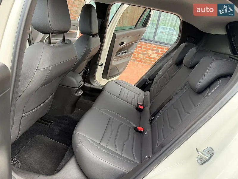 Jeep Avenger 2024 VIN ZAC5JACT4RJL00131 фото оголошення 48 з 75