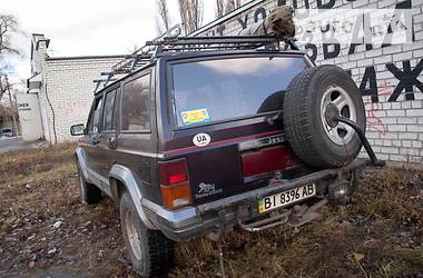 Внедорожник / Кроссовер Jeep Cherokee 1992 в 