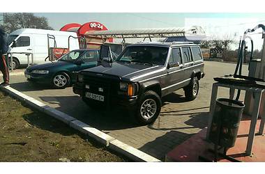 Внедорожник / Кроссовер Jeep Cherokee 1988 в Днепре