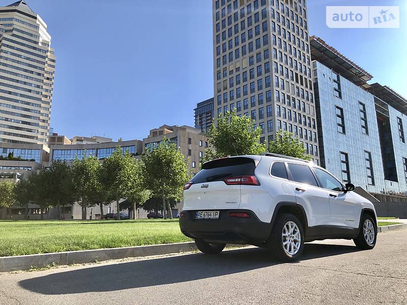 Внедорожник / Кроссовер Jeep Cherokee 2016 в Днепре