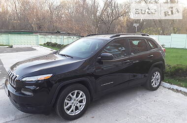 Внедорожник / Кроссовер Jeep Cherokee 2015 в Киеве