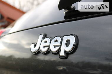 Внедорожник / Кроссовер Jeep Cherokee 2015 в Трускавце