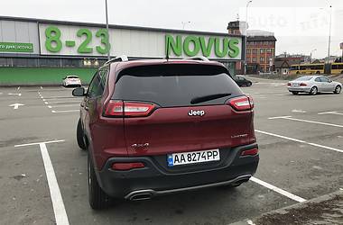 Внедорожник / Кроссовер Jeep Cherokee 2015 в Киеве