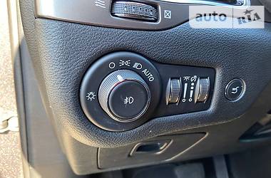 Позашляховик / Кросовер Jeep Cherokee 2019 в 