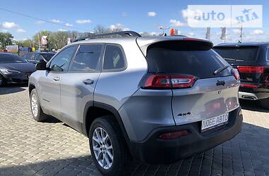 Позашляховик / Кросовер Jeep Cherokee 2015 в 