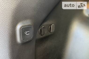 Позашляховик / Кросовер Jeep Cherokee 2019 в 