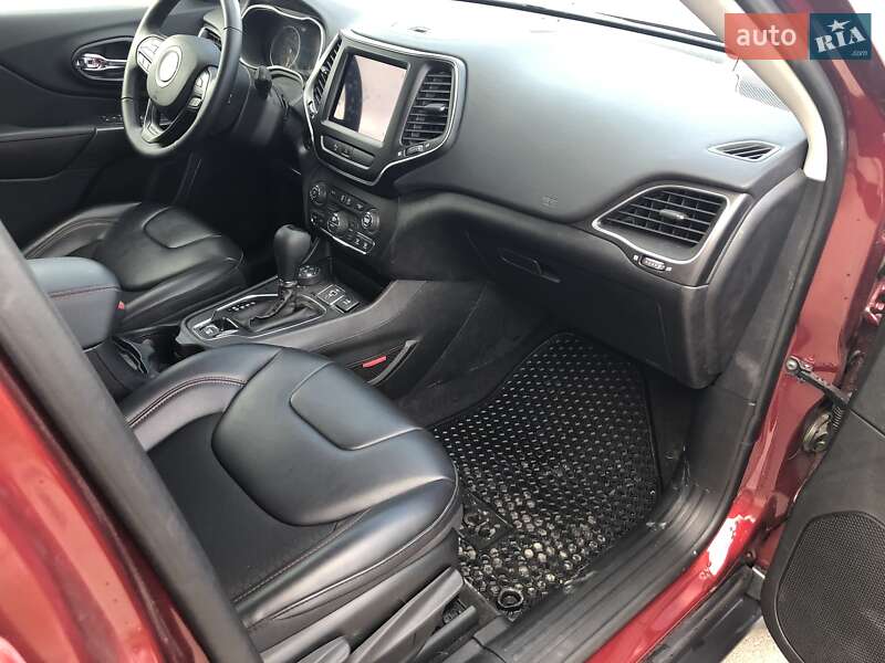 Внедорожник / Кроссовер Jeep Cherokee 2020 в Днепре