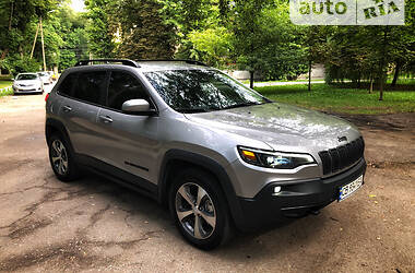 Внедорожник / Кроссовер Jeep Cherokee 2020 в Киеве