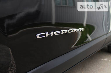 Внедорожник / Кроссовер Jeep Cherokee 2020 в Чернигове
