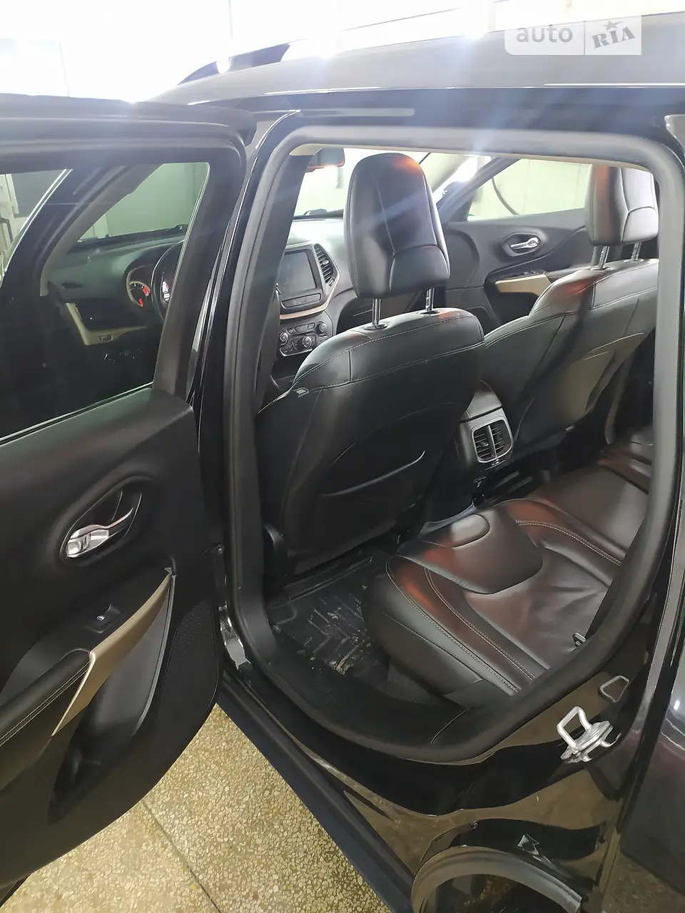 2017 Jeep Cherokee - мініатюра 18