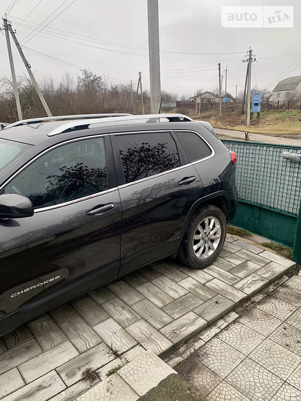 Внедорожник / Кроссовер Jeep Cherokee 2016 в Умани