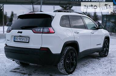 Внедорожник / Кроссовер Jeep Cherokee 2019 в 