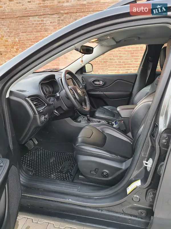 Jeep Cherokee 2019 VIN 1C4PJMBX9KD451744 фото оголошення 12 з 66
