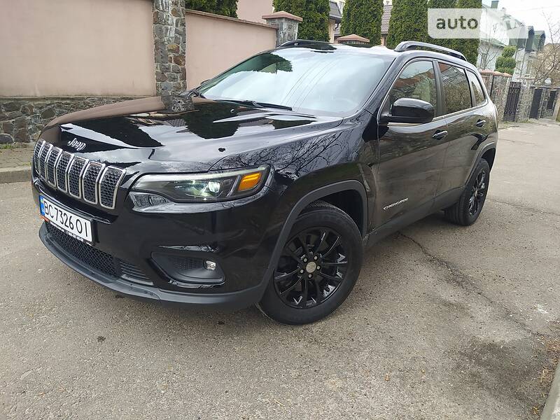 Позашляховик / Кросовер Jeep Cherokee 2018 в 