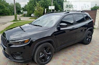 Позашляховик / Кросовер Jeep Cherokee 2021 в 