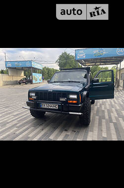 Позашляховик / Кросовер Jeep Cherokee 2000 в Красилові