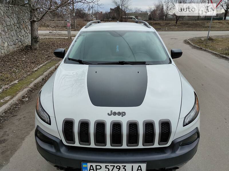 Внедорожник / Кроссовер Jeep Cherokee 2015 в Запорожье