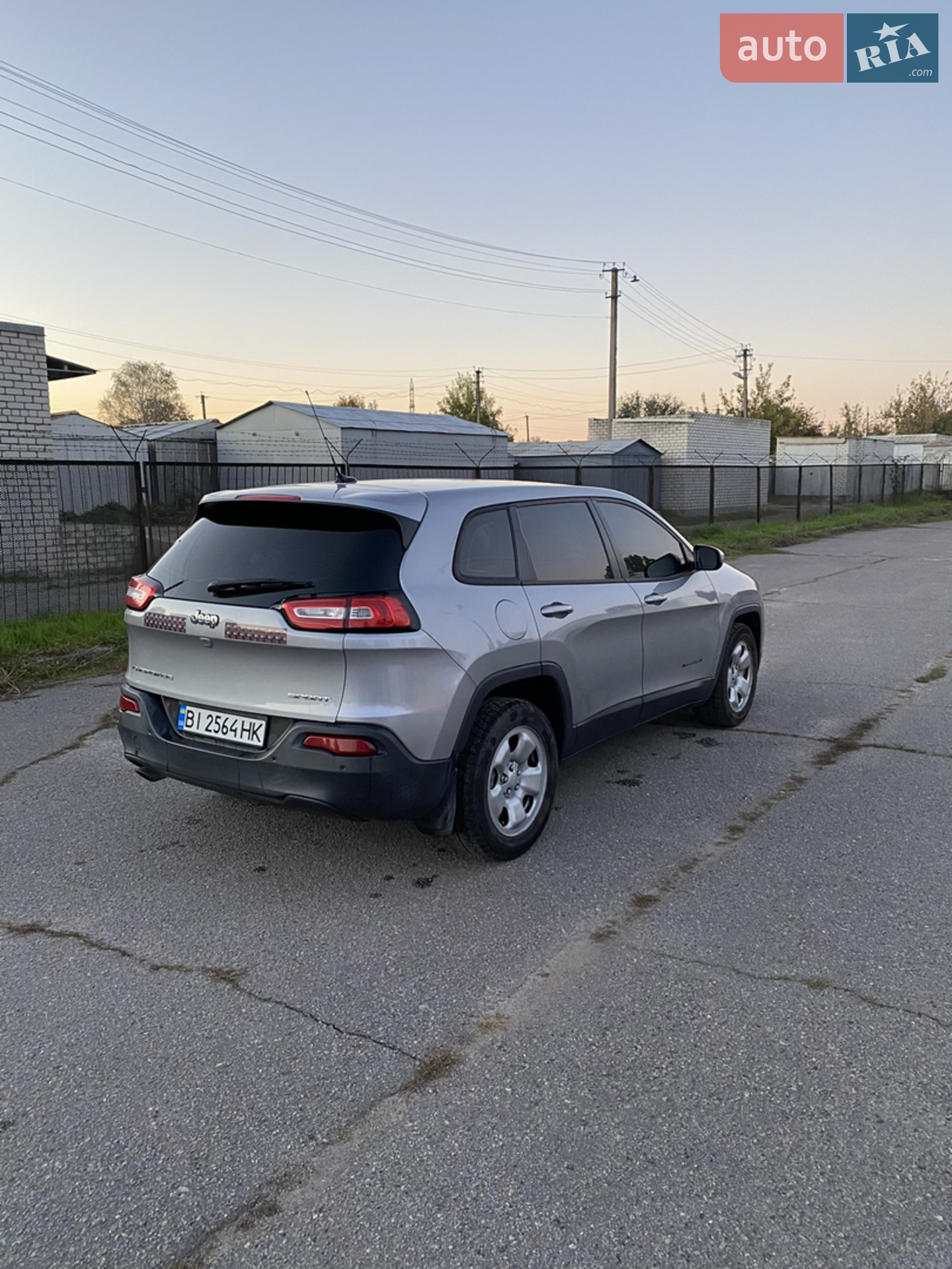 2013 Jeep Cherokee - мініатюра 2