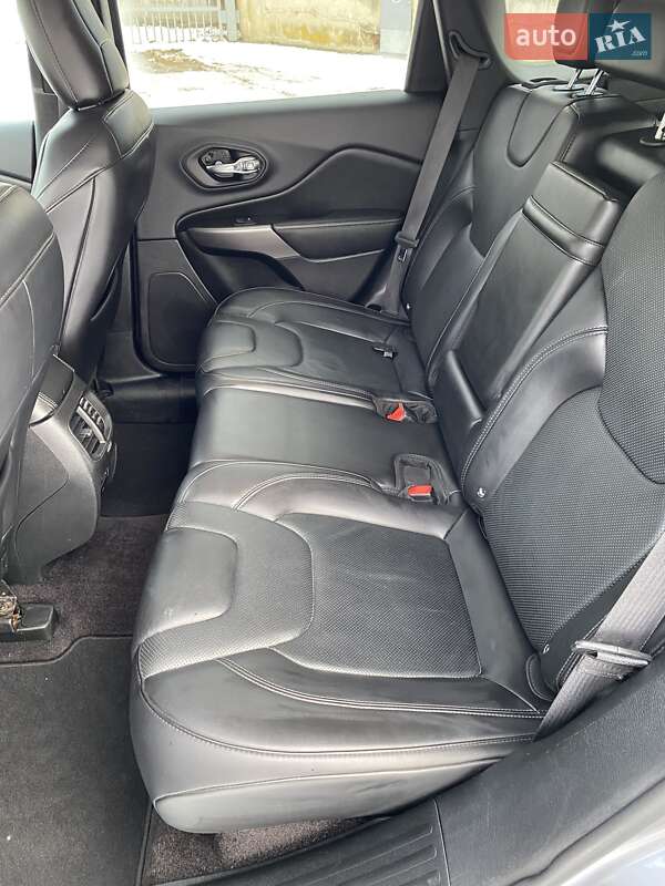 Внедорожник / Кроссовер Jeep Cherokee 2018 в Виннице