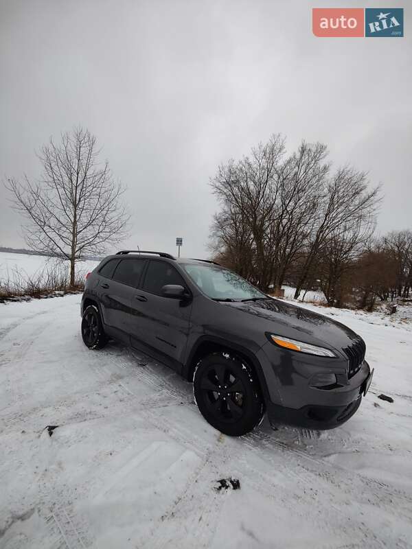 Внедорожник / Кроссовер Jeep Cherokee 2017 в Киеве