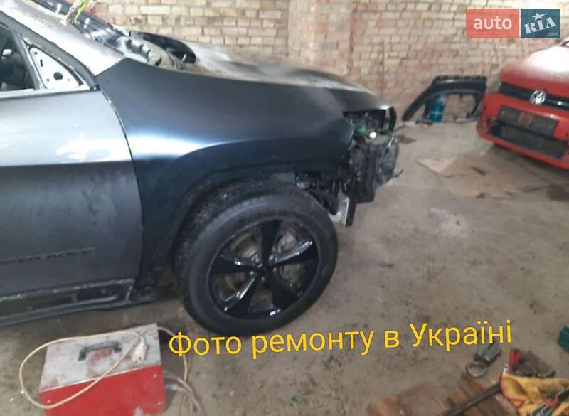 Внедорожник / Кроссовер Jeep Cherokee 2017 в Киеве