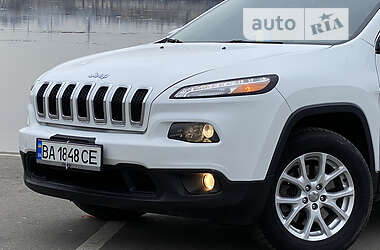 Позашляховик / Кросовер Jeep Cherokee 2015 в 