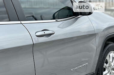 Внедорожник / Кроссовер Jeep Cherokee 2016 в 
