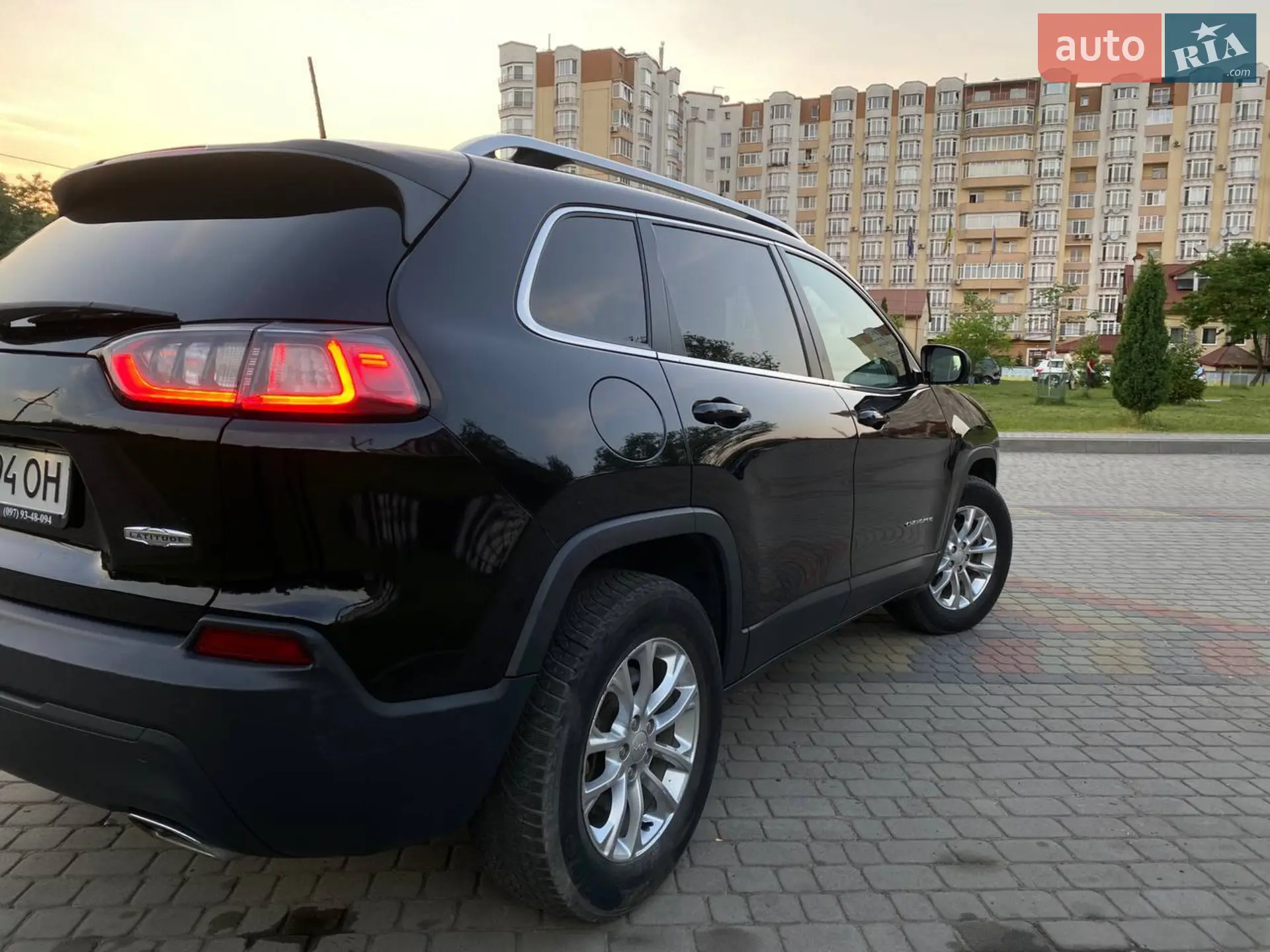 2018 Jeep Cherokee - мініатюра 3