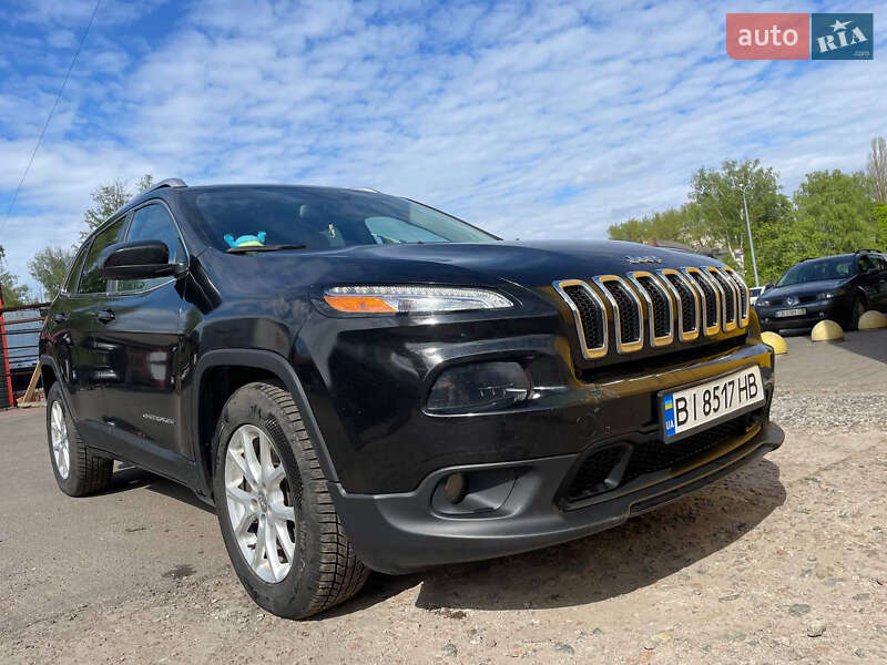 Внедорожник / Кроссовер Jeep Cherokee 2016 в Полтаве
