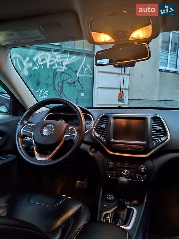 Позашляховик / Кросовер Jeep Cherokee 2016 в Києві