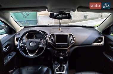 Внедорожник / Кроссовер Jeep Cherokee 2016 в Киеве