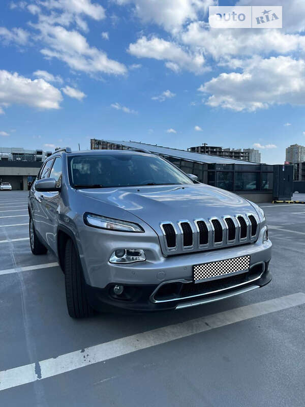 Внедорожник / Кроссовер Jeep Cherokee 2017 в Краматорске
