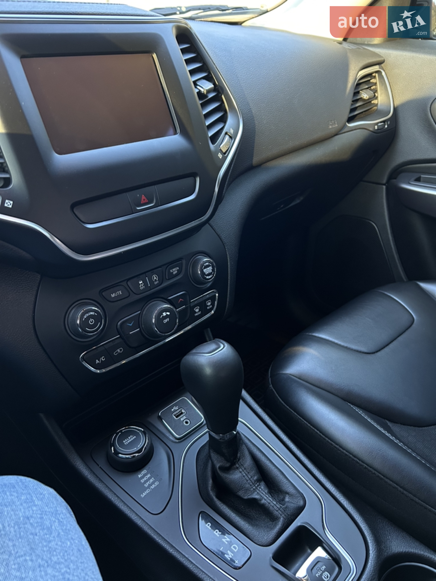 2018 Jeep Cherokee - мініатюра 17