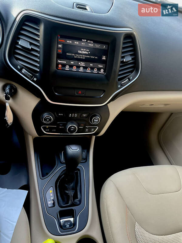 Внедорожник / Кроссовер Jeep Cherokee 2018 в Кременчуге